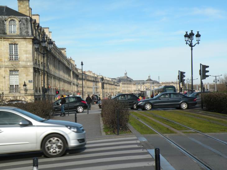  alignement de façades sur les quais